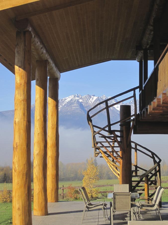 Smithers Driftwood Lodge エクステリア 写真