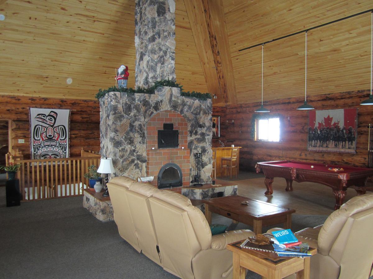 Smithers Driftwood Lodge エクステリア 写真