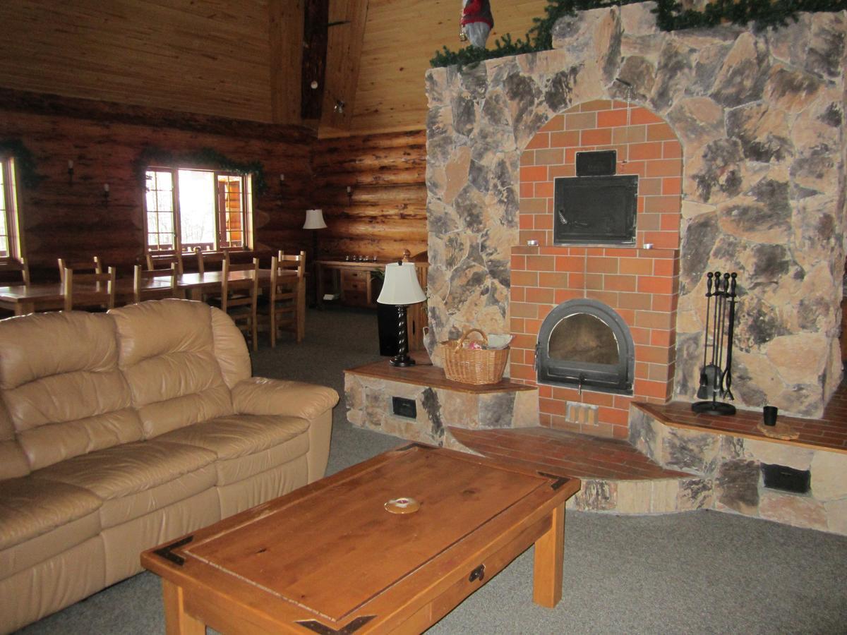 Smithers Driftwood Lodge エクステリア 写真