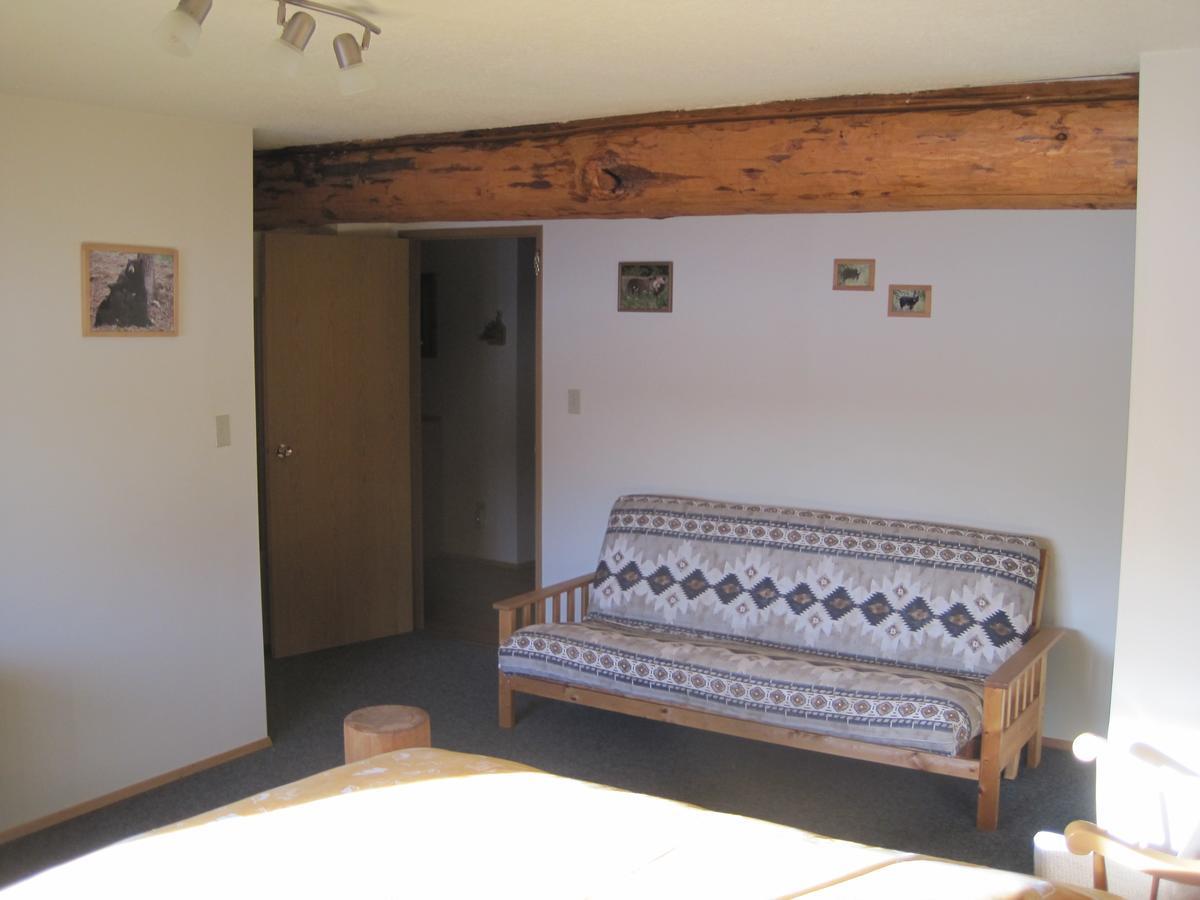 Smithers Driftwood Lodge エクステリア 写真
